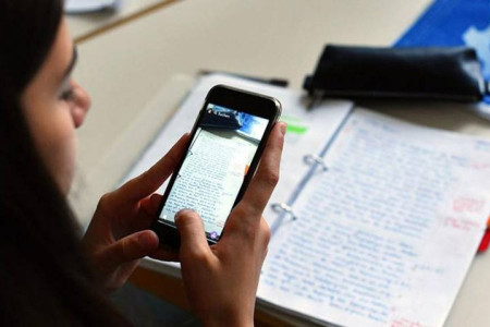 En Mercedes prohibieron el uso de celular en una escuela y los resultados fueron positivos